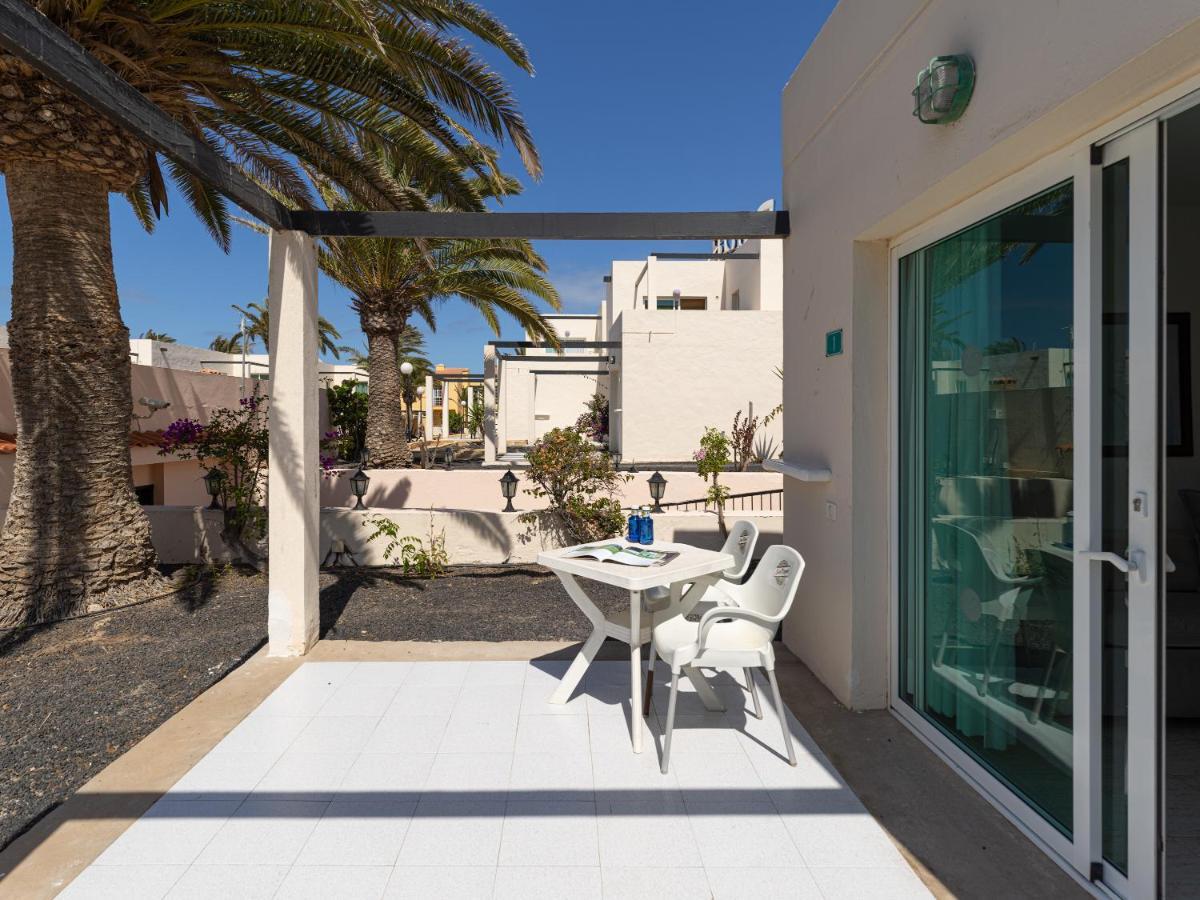 Homeforguest Apartamento Con Terraza Y Piscina En Corralejo Bagian luar foto