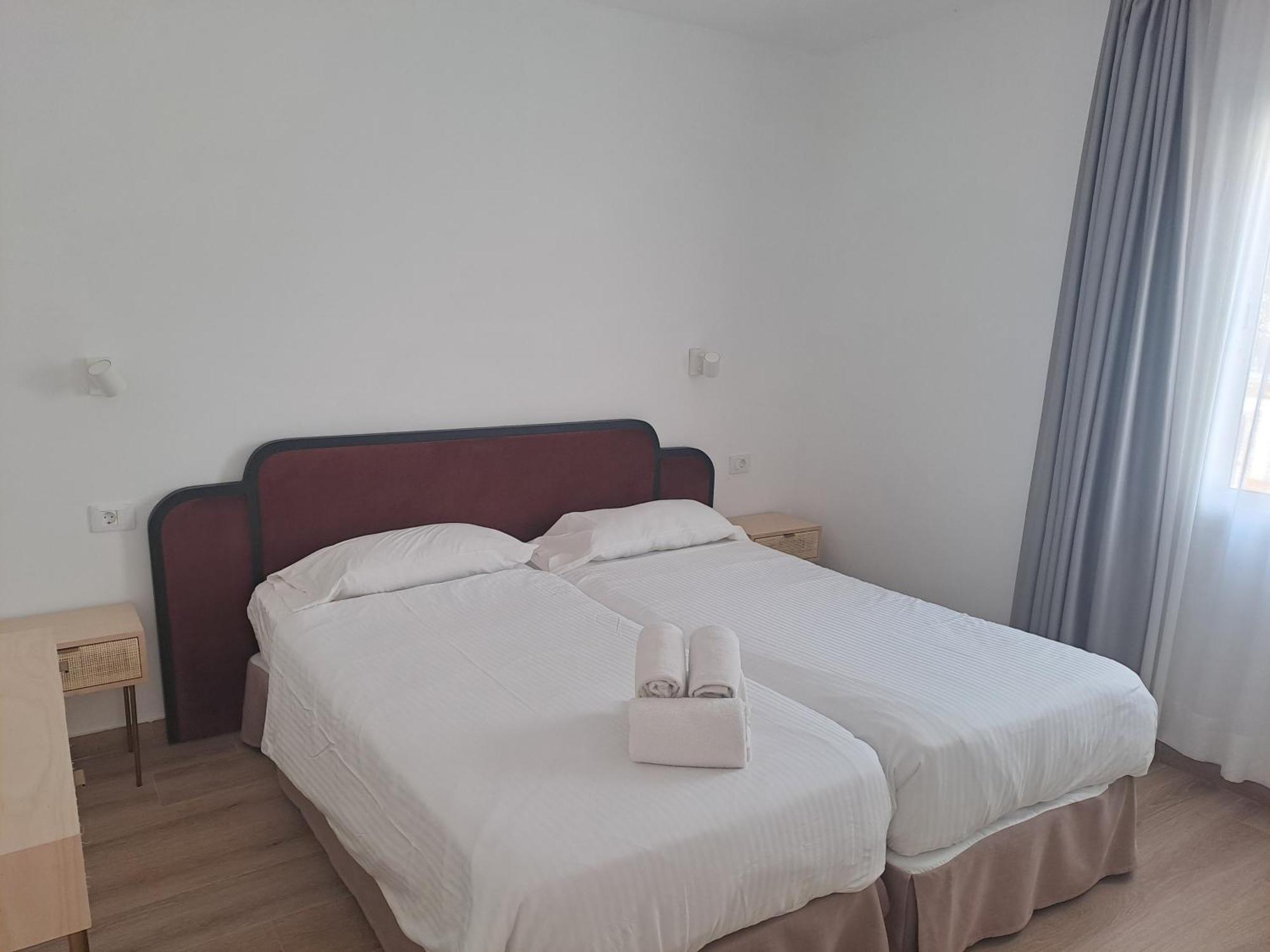 Homeforguest Apartamento Con Terraza Y Piscina En Corralejo Bagian luar foto