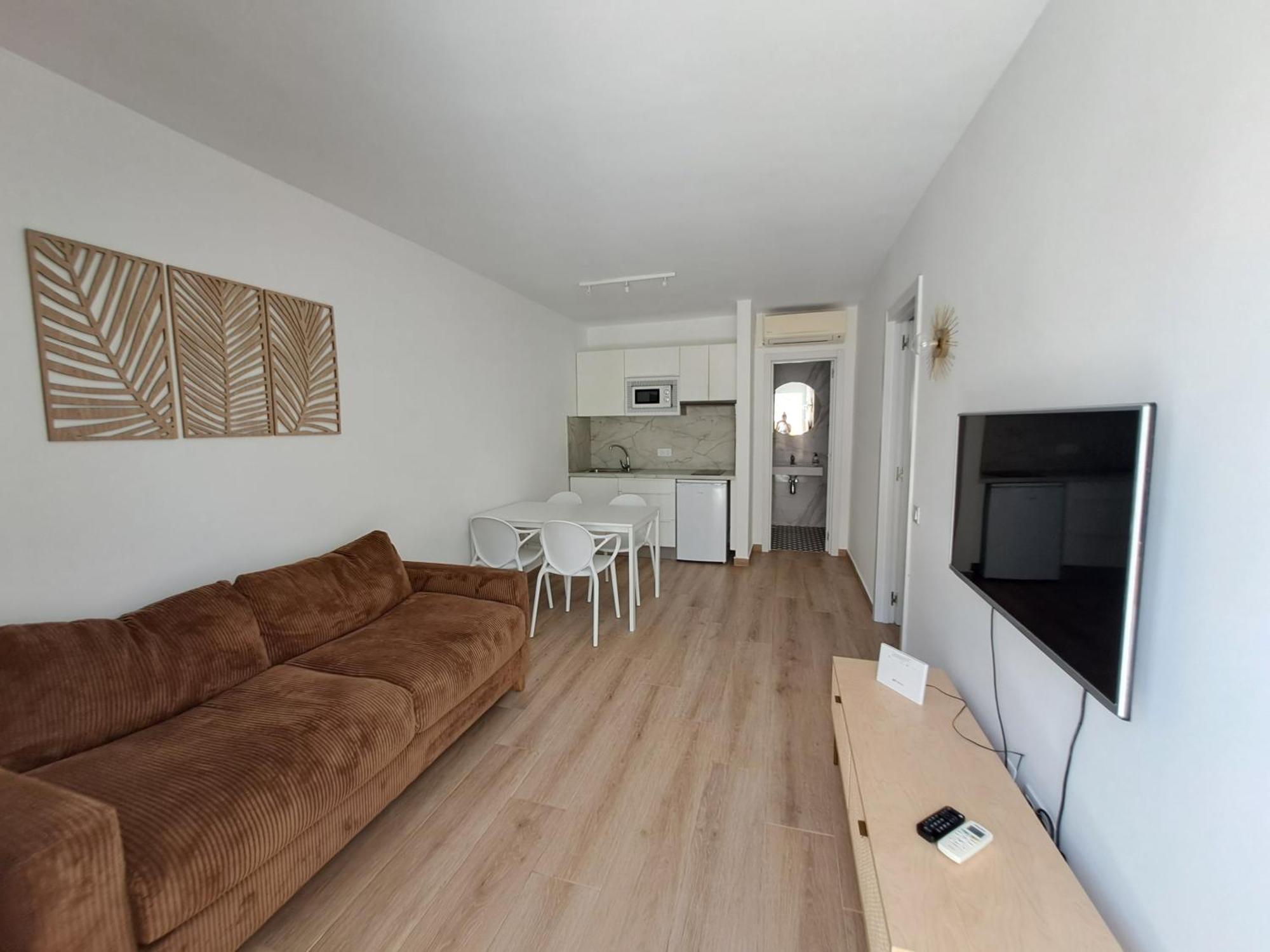 Homeforguest Apartamento Con Terraza Y Piscina En Corralejo Bagian luar foto