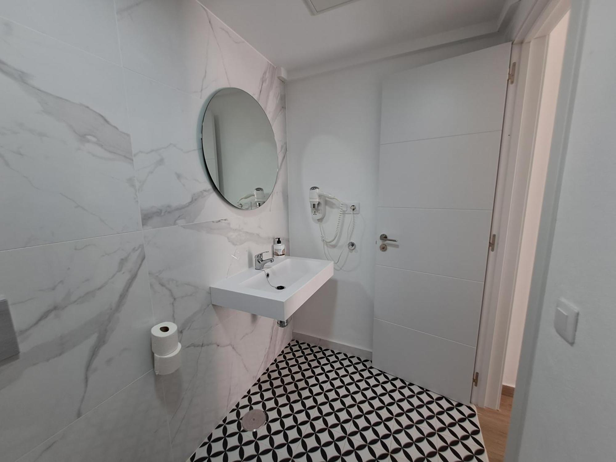 Homeforguest Apartamento Con Terraza Y Piscina En Corralejo Bagian luar foto