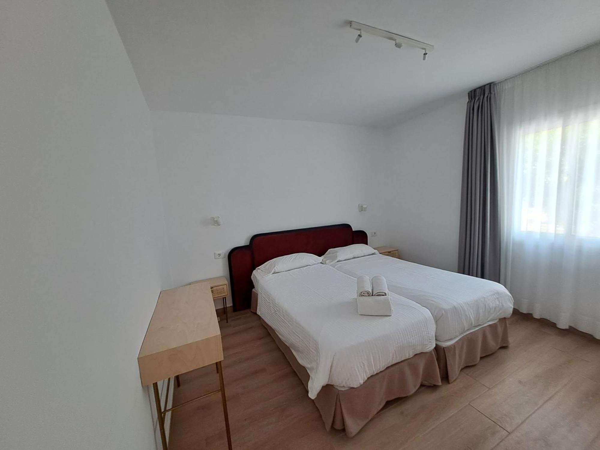 Homeforguest Apartamento Con Terraza Y Piscina En Corralejo Bagian luar foto